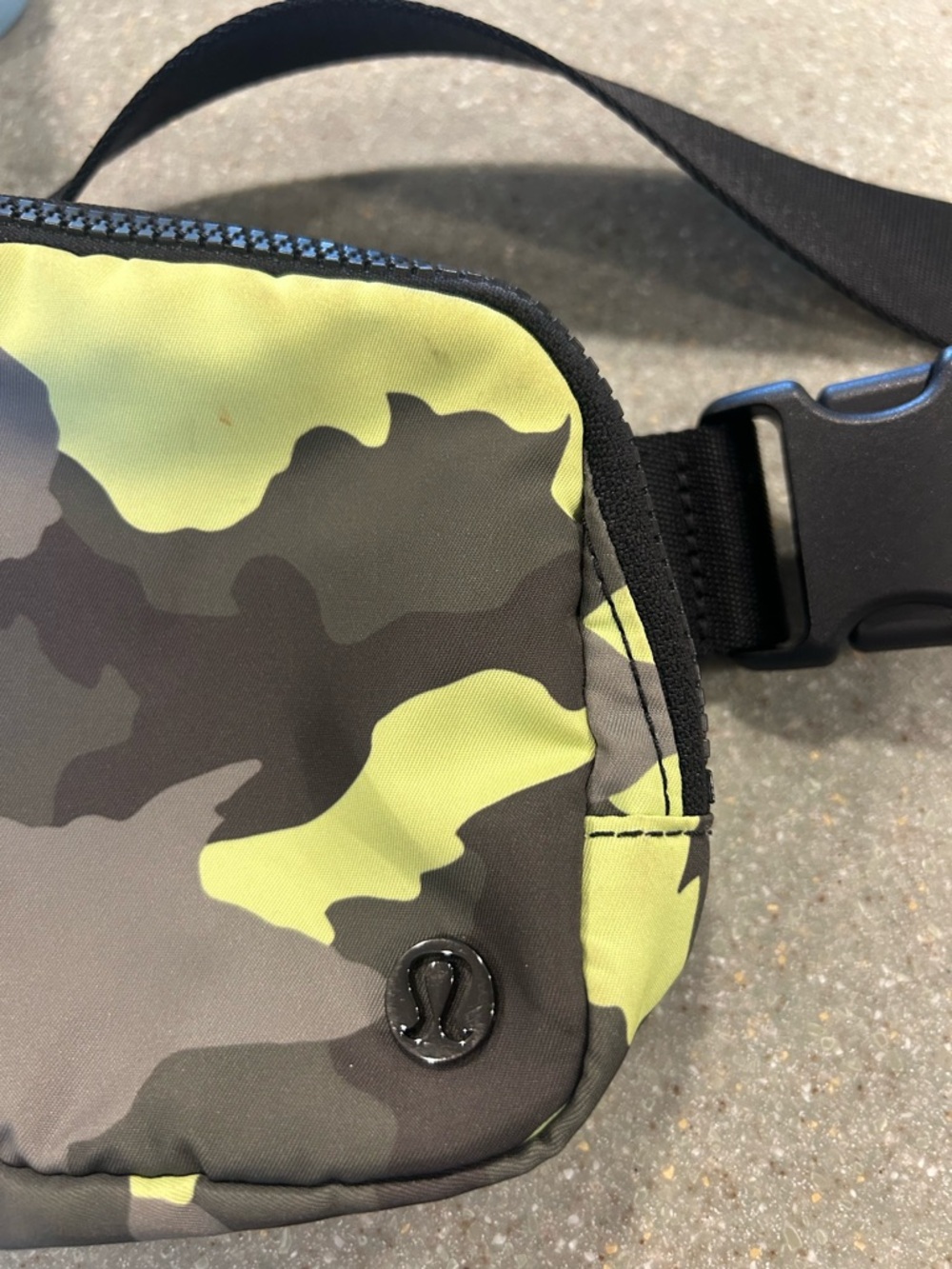 lululemon athletica everywhere belt bag- camo - Picture 6 of 6